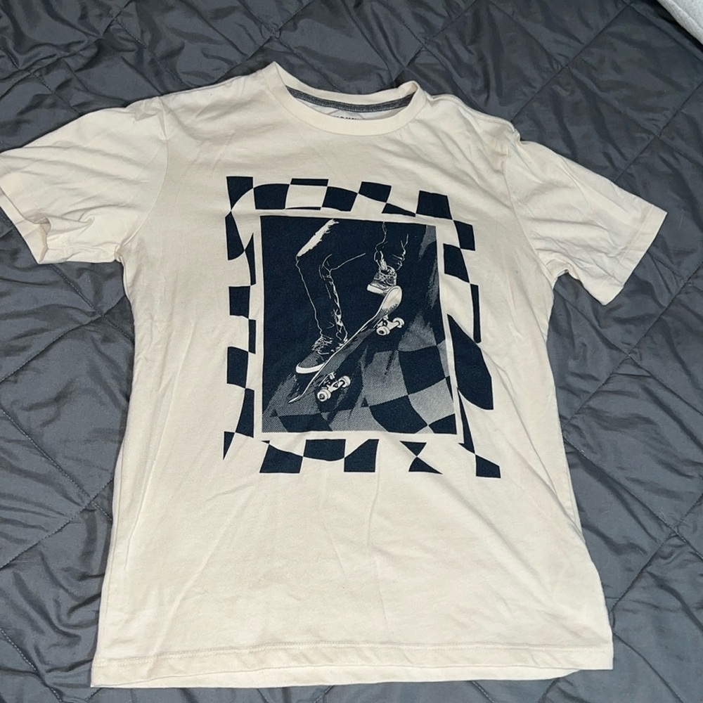 Old navy boys skater tshirt size 14-16